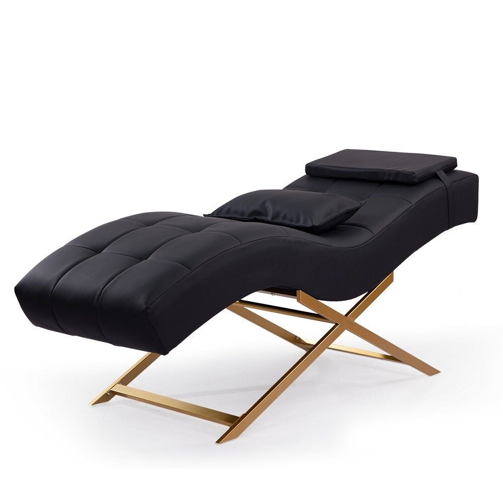 Curved lash bed